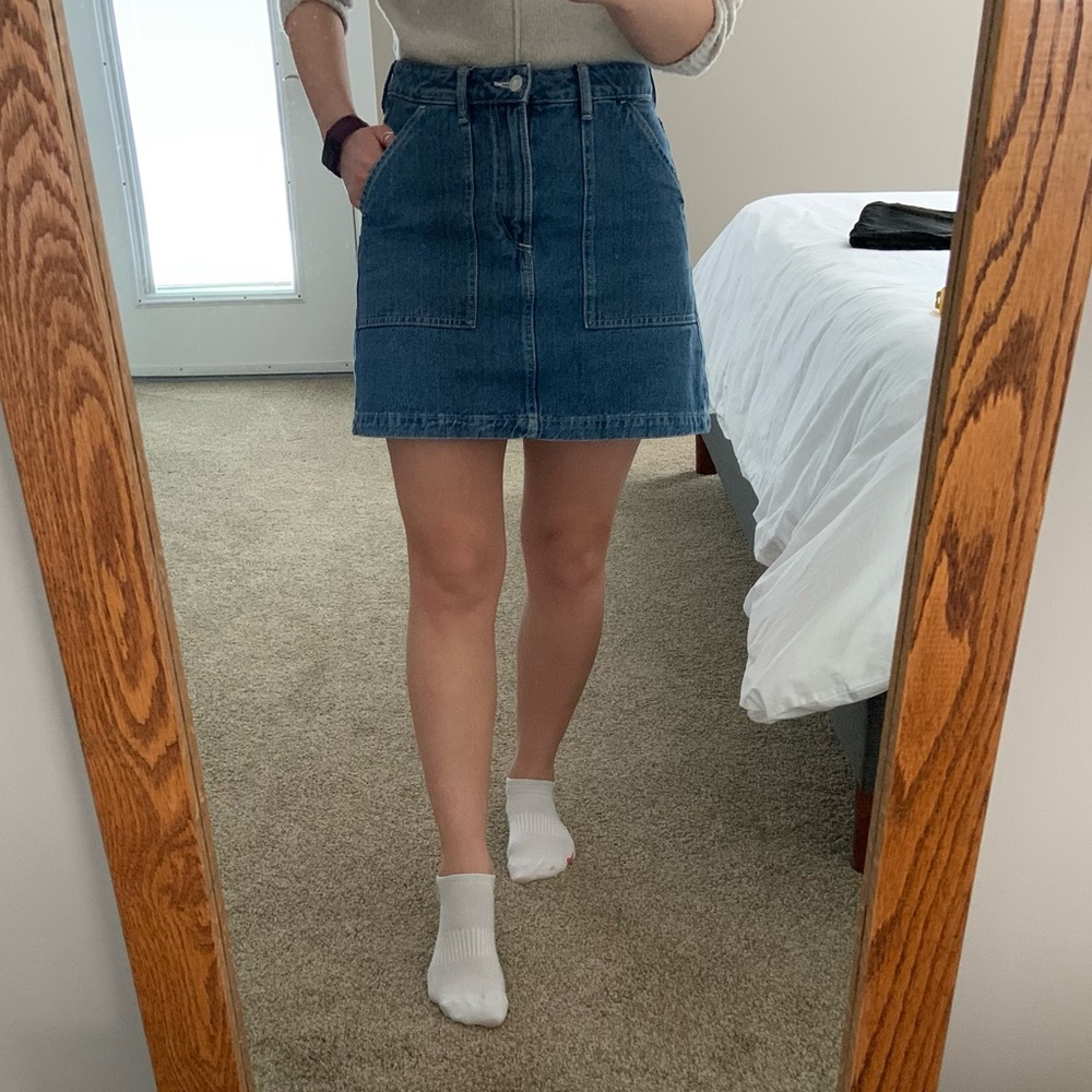 Denim mini skirt with oversized pockets - H&M &Denim US6 - Picture 4 of 7